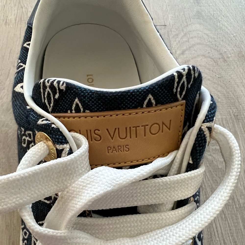 Louis Vuitton Sneakers - Picture 5 of 6